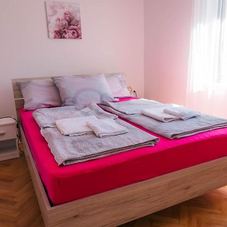 Auberge de jeunesse Sobe Kaki In Kivi à Izola Extérieur photo