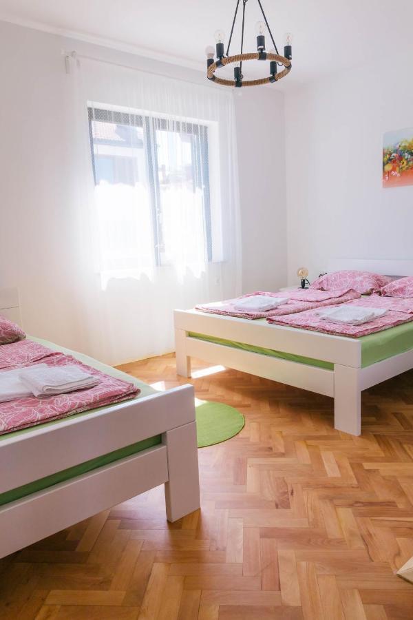 Auberge de jeunesse Sobe Kaki In Kivi à Izola Extérieur photo