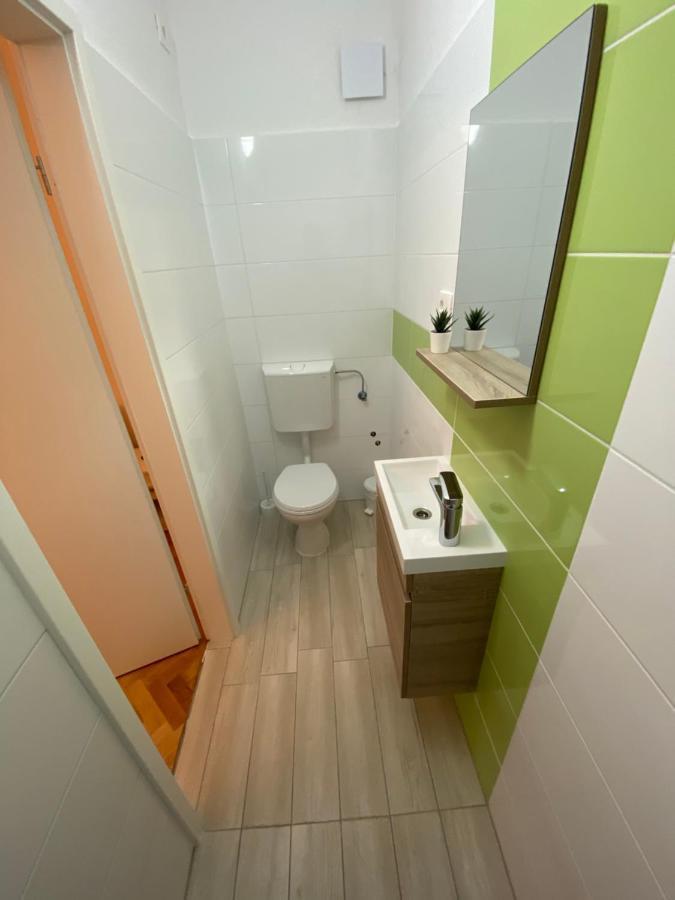 Auberge de jeunesse Sobe Kaki In Kivi à Izola Extérieur photo