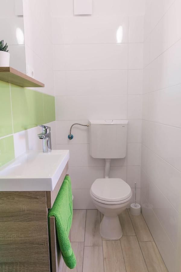 Auberge de jeunesse Sobe Kaki In Kivi à Izola Extérieur photo